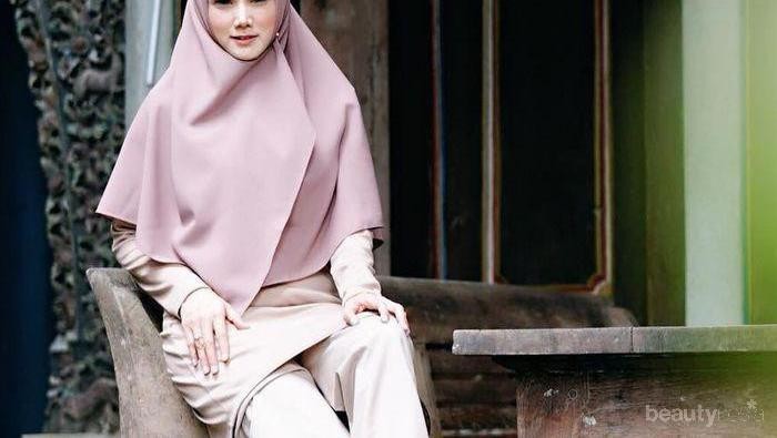 Inspirasi Busana Syari Bernuansa Pastel yang Manis ala Mulan Jameela