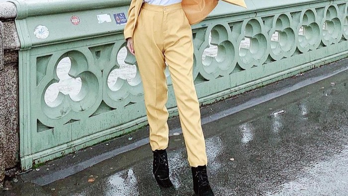 Anggun Banget! Yuk Intip Inspirasi Gaya Berhijab Ala Selebgram Malaysia Ini