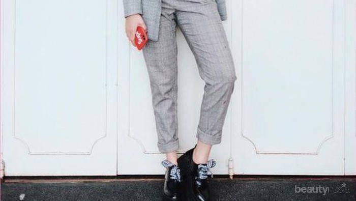 Tanpa Terlihat Kuno, Padu Padan Blazer Ini Cocok Buat Kamu yang Berhijab!