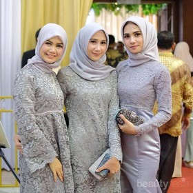 Cantik dan Menawan, 7 Model Baju Pesta Muslim Sederhana Ini Cocok Banget buat Kondangan!