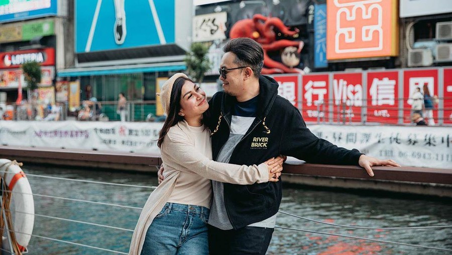 Pekerjaan suami Nisya Ahmad, Andika Rosadi, yang sempat dituding menumpang hidup dengan kemewahan yang dimiliki Raffi Ahmad dan Nagita Slavina.