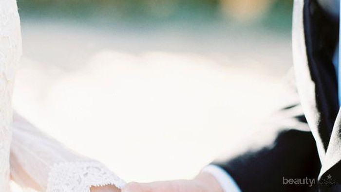 Simple namun Cantik, Ini Dia Sederet Desain Cincin Tunangan Terbaik untuk Momen Lamaranmu!