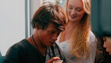 Reaksi bule Inggris saat dipuji mirip Zaskia Gotik