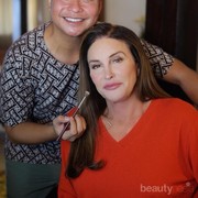 Cara Merias Wajah Ryan Ogilvy untuk Caitlyn Jenner, Sukses Ciptakan Makeup Flawless