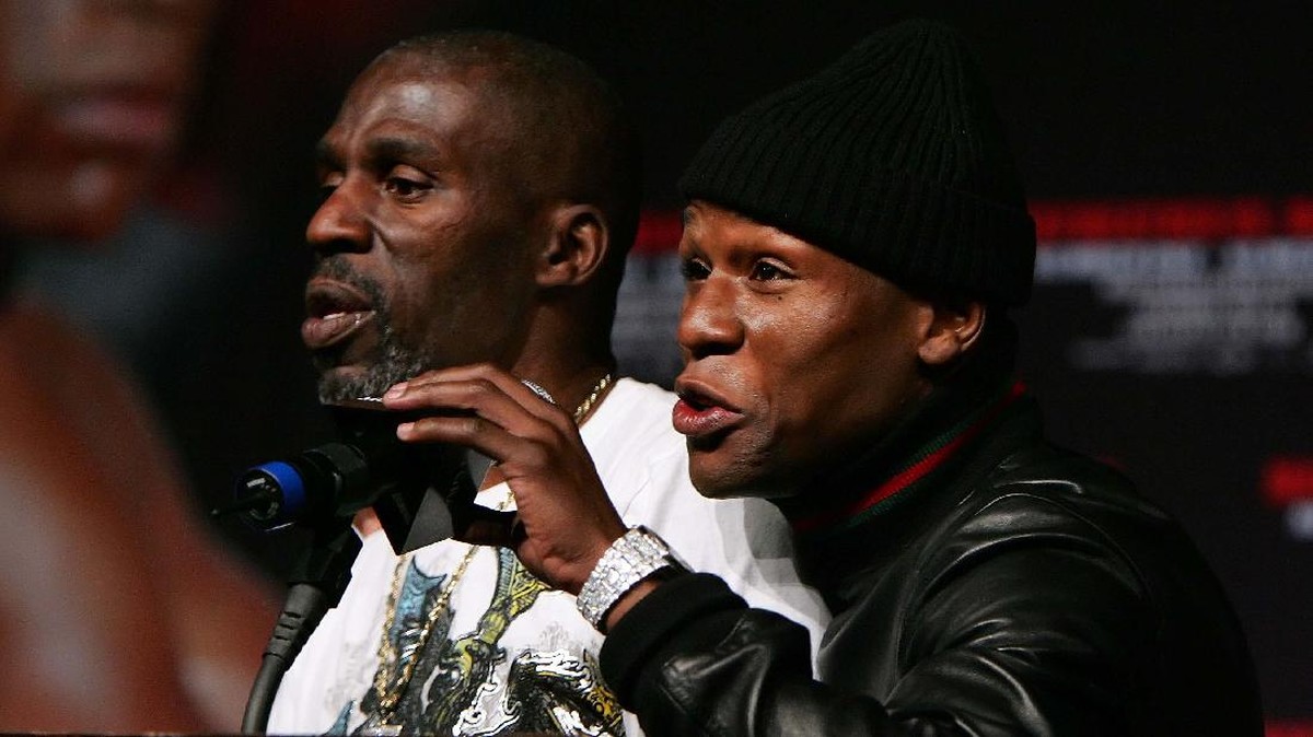FOTO: Roger, Sang Penunjuk Jalan Floyd Mayweather