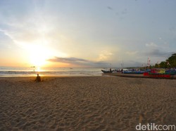 Destinasi Wisata Pangandaran Akhirnya Ditutup