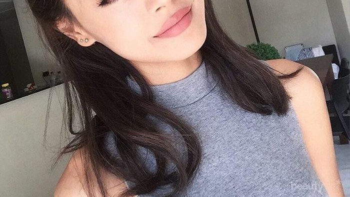 Biar Gak Dikatain Kayak Tante-Tante, Ini Cara Makeup Natural Buat Remaja!