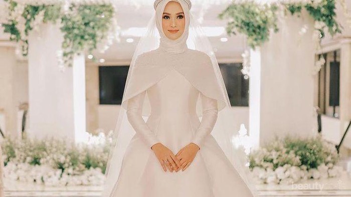 Tampil Cantik dan Anggun di Hari Pernikahan dengan Inspirasi Gaun Pengantin Muslimah Syar'i Ini