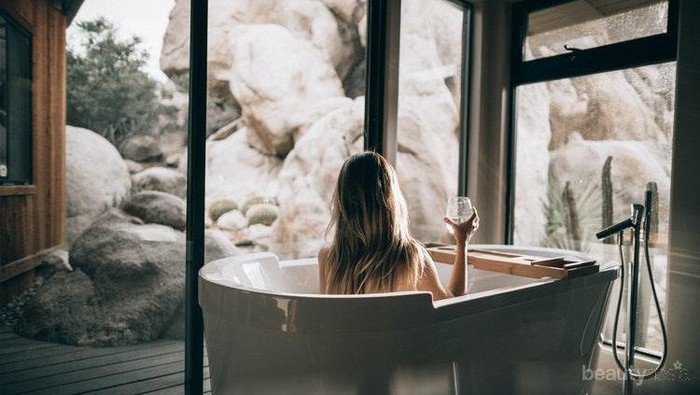 5 Bahan Murah Untuk Membersihkan Kerak Kamar Mandi Sampai Kinclong!