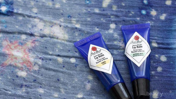 Lip Balm dari Produk Perawatan Pria Ini Semakin Dicari Para Wanita Lho! Kok Bisa?