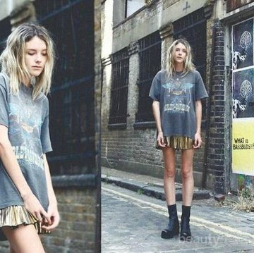 Tips Mix n Match Oversized T-shirt Untuk Kamu yang Sering Meminjam Baju Pacar