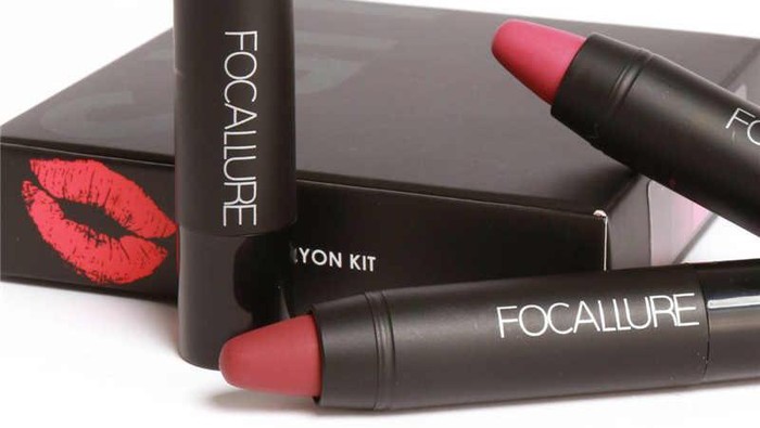 Sudah Coba Lip Crayon Asal China yang Lagi Ngehits Ini? Sudah Coba Lip Crayon Asal China yang Lagi Ngehits Ini?