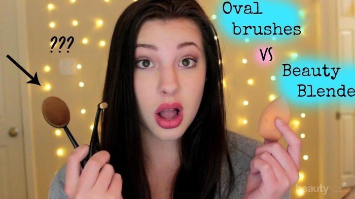 Pilih Beauty Blender atau Oval Brush? Cari Tahu Perbandingannya di Sini!