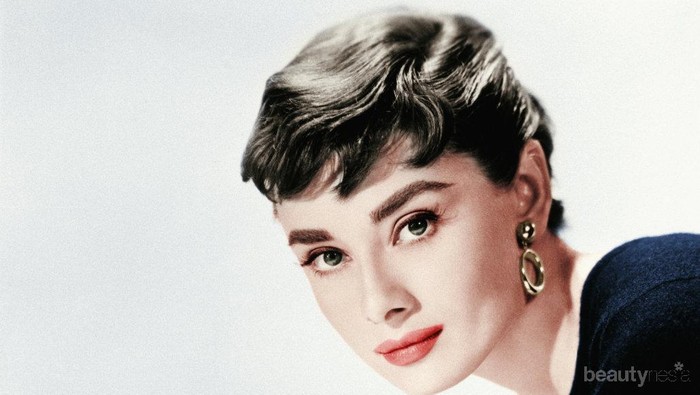 Penasaran dengan Tren Fashion Perempuan yang Populer Jaman Dulu? Ini Dia!