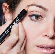 Buat Wajah Tampak Lebih Muda dan Fresh dengan 5 Rekomendasi Highlighter Pen Ini!