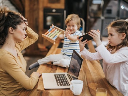 Work From Home Vs Tugas Sekolah Anak, Duh Aku Sampai Oleng Dibuatnya