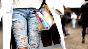Psst, Ini Dia Fashion Hacks untuk Ripped Jeans yang Perlu Kamu Tahu