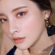 Yuk, Tampil Cantik dan Memukau dengan Make Up Mata Natural