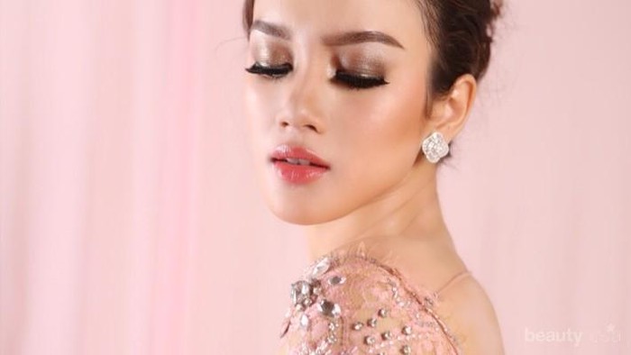 Inspirasi 4 Style Batik Ala Selebgram Ini Bikin Kamu Tampil Kekinian