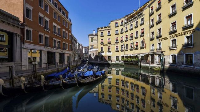 Festival Film Venesia yang digelar awal September diharapkan dapat menggairahkan lagi bisnis wisata di Kota Gondola itu.
