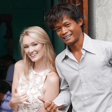 Bule Seksi yang Kawin dengan Pria Indonesia Lagi Bahagia, Punya Anak?