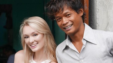 Bule Seksi yang Kawin dengan Pria Indonesia Lagi Bahagia, Punya Anak?