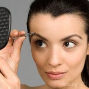 Mencabut Atau Mencukur Alis? Ini Dia Tips Membentuk Alis yang Perlu Kamu Tahu!