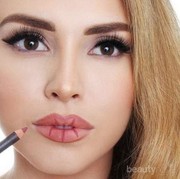 Tidak Cuma Wajah, Bibir Juga Bisa Di-Contour! Coba Lip Contouring untuk Bibir ala Kyle Jenner
