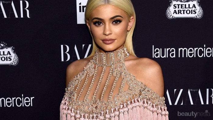 Ternyata, Begini Transformasi Gaya Kylie Jenner dari Masa ke Masa! Gimana Pendapat Kamu?
