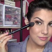 Wujudkan Make Up yang Flawless dengan Highlight Brush yang Satu Ini!