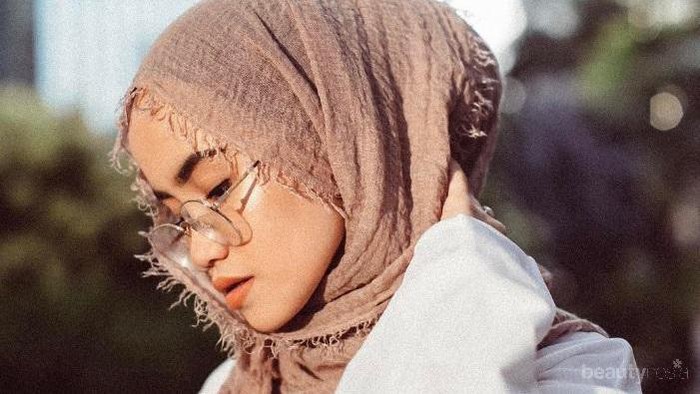 Ini Dia 4 Tips dan Trik Paling Mudah Melipat Hijab Agar Tak Mudah Kusut