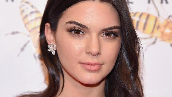 Yuk Intip 8 Gaya Athleisure Super Cool Ala Kendall Jenner