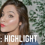Highlighter 101: Perbedaan Cara Apply Liquid dan Powder Highlighter yang Wajib Kamu Ketahui
