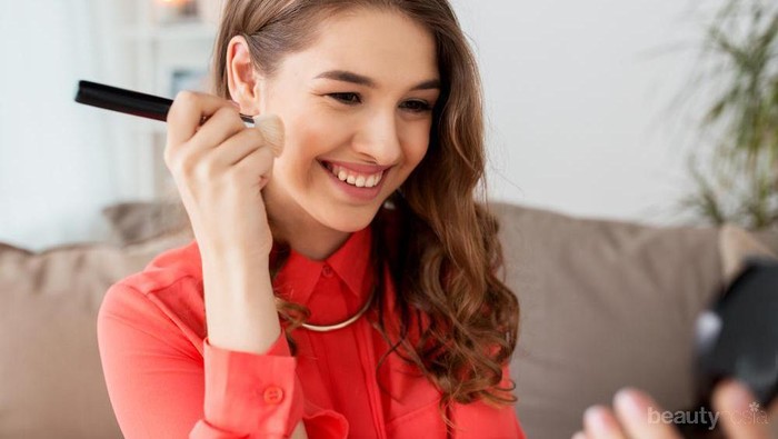 4 Blush On Lokal Ini Akan Menyempurnakan Make Up Kamu!