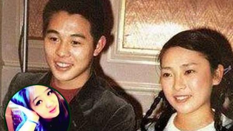 Dua Putri Cantik Jet Li dari Istri Pertama yang Tak Pernah Terekspose Ternyata dari pernikahan pertamanya Jet Li juga memiliki dua orang putri cantik, Bun. Hanya saja kedua putrinya ini jauh dari sorotan media.