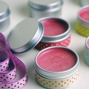 Save Your Makeup Budget! Cukup 5 Menit untuk Membuat DIY Lip Balm Versi Kamu!