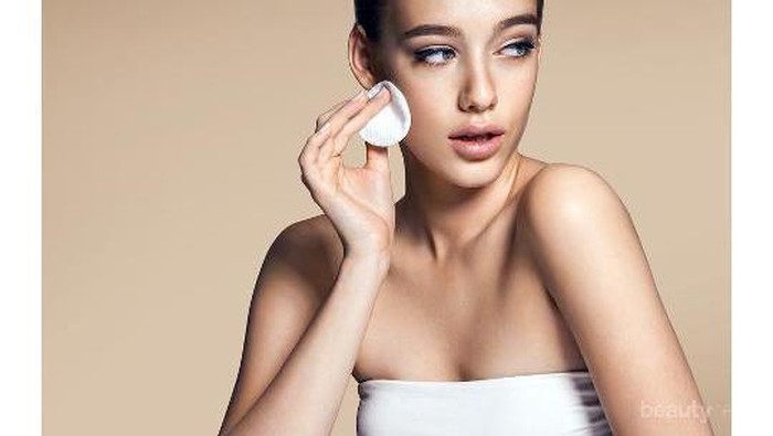 Cara Tepat & Tips Menggunakan Setting Powder yang Seharusnya Kamu Ketahui Selama Ini