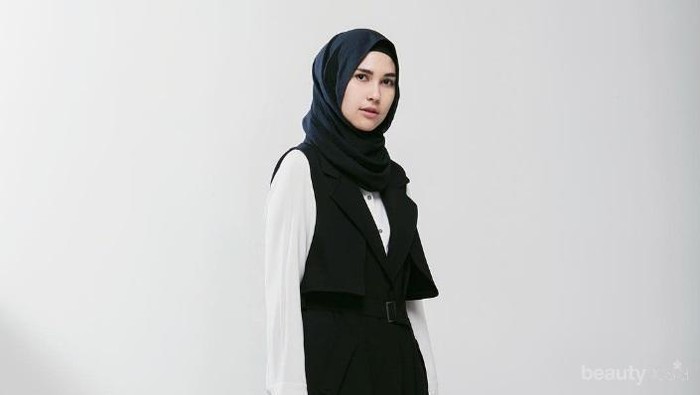 Yuk, Simak Padu Padan Kekinian dengan Outer Hijab Tanpa Lengan! Mau Coba?