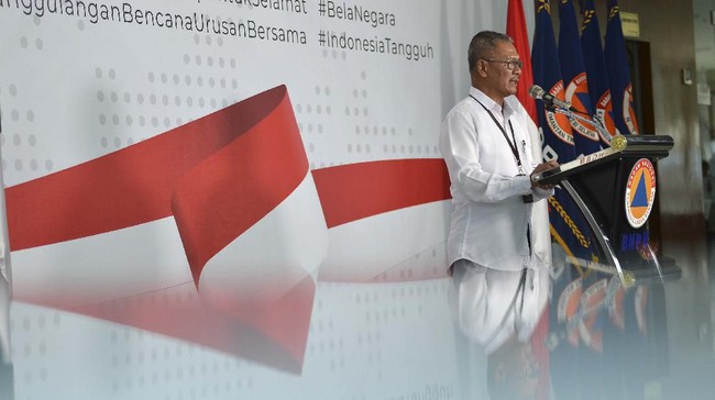 Juru Bicara Pemerintah untuk Penanganan COVID-19 Achmad Yurianto memberikan keterangan pers di Graha BNPB, Jakarta, Kamis (19/3/2020). Berdasarkan data pemerintah hingga Kamis (19/3), jumlah kasus positif COVID-19 mencapai 309 kasus di 16 provinsi se-Indonesia, sementara jumlah pasien sembuh mencapai 15 orang dan kasus meninggal dunia mencapai 25 orang. ANTARA FOTO/Aditya Pradana Putra/wsj.