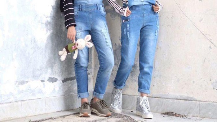 Inspirasi Padu Padan Hijab dan Overall yang Bisa Bikin Kamu Terlihat Makin Stylish!