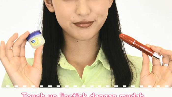 Touch up lipstick dengan mudah, tanpa cermin pun bisa