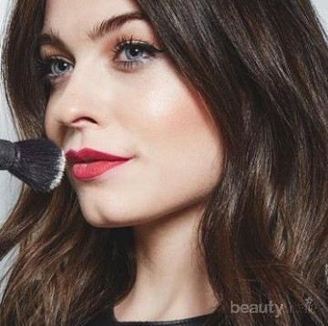 img-title 7 Tips Simple yang Belum Kamu Ketahui untuk Lipstik Tahan Lama