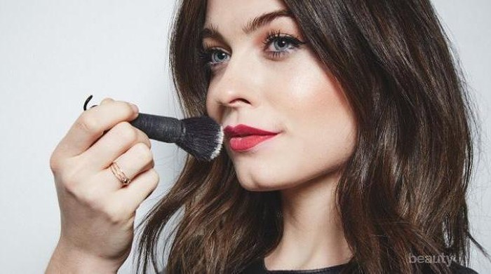 7 Tips Simple yang Belum Kamu Ketahui untuk Lipstik Tahan Lama 7 Tips Simple yang Belum Kamu Ketahui untuk Lipstik Tahan Lama