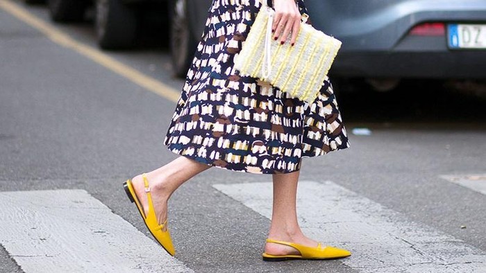 Yuk, Cegah Belang Pada Kulit ketika Memakai Flat Shoes dengan 3 Langkah Mudah!