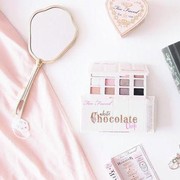 Eyeshadow Palette Beraroma Cokelat yang Membuat Tampilan Mata Fresh & Cantik Natural