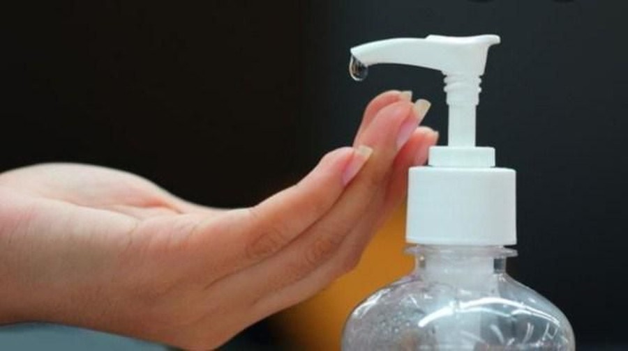Viral, Curhat Pegawai RS Kesal karena Hand Sanitizer Dicuri Berita viral soal curhatan pegawai rumah sakit yang kesal karena cairan pencuci tangan dicuri.