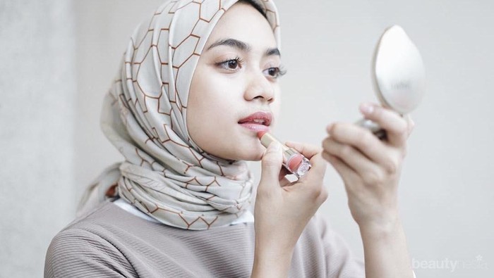 Ini Dia 5 Warna Lipstik yang Cocok untuk Hijabers Pemilik Kulit Sawo Matang