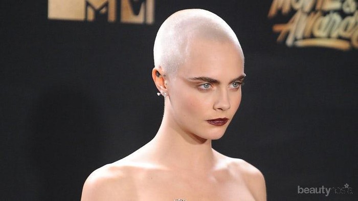 Cara Delevingne Botak? Ternyata Inilah Penyebabnya