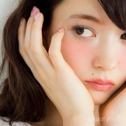 Mau Pipi Jadi Pink Merona Sehat? Cobain 4 Rekomendasi Cream Blush On Terbaik Ini