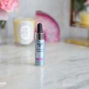 Minimalkan Tampilan Pori-Pori Besar dan Kulit Berminyak dengan Primer Ringan dan Bagus Ini!